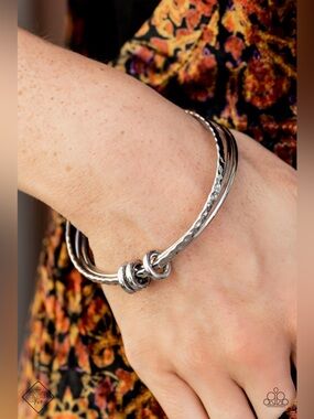❤️‍🔥5/$25❤️‍🔥 Bauble Bash Silver Bracelet